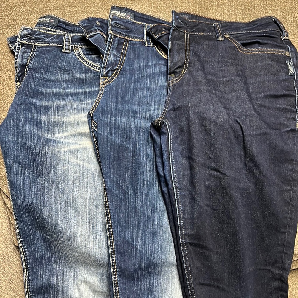 2 pairs of Silver Jeans. Skinny. Like new condition.